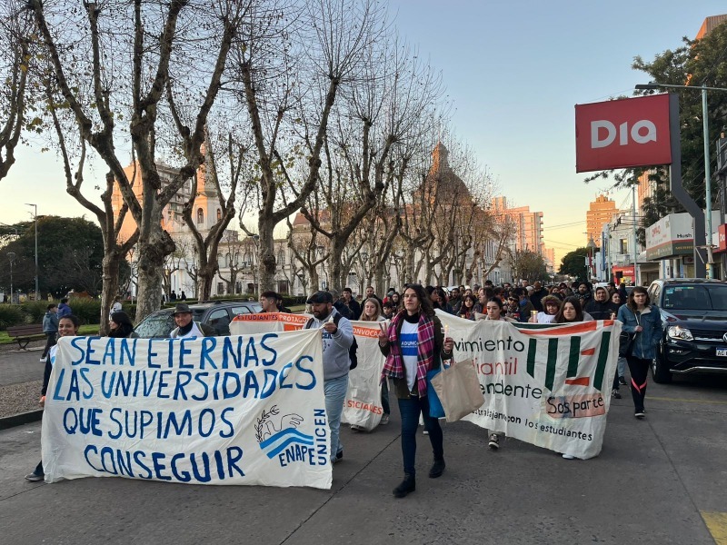 Olavarr�a marcha por la ley de Financiamiento Universitario
